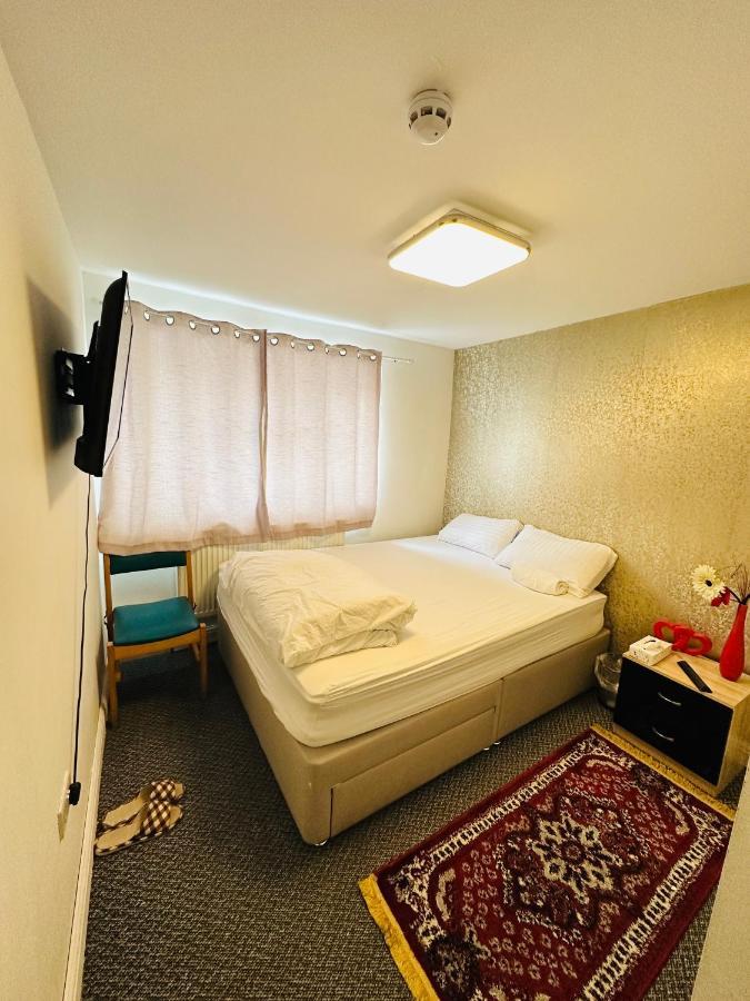 בולטון Unique Private Rooms מראה חיצוני תמונה
