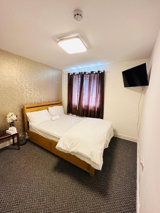 בולטון Unique Private Rooms מראה חיצוני תמונה