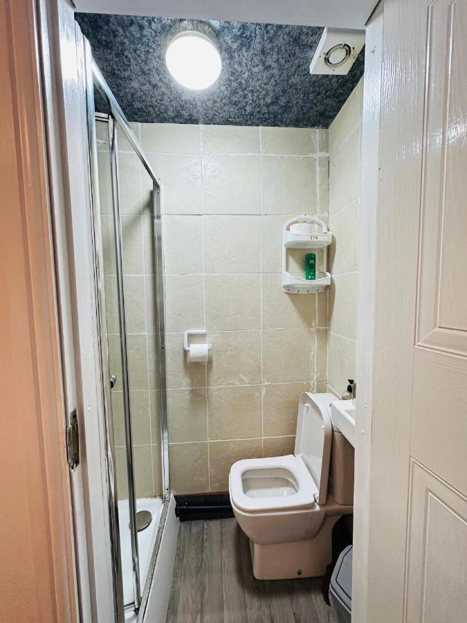 בולטון Unique Private Rooms מראה חיצוני תמונה