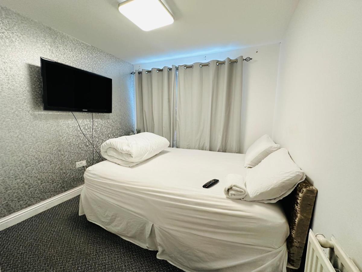 בולטון Unique Private Rooms מראה חיצוני תמונה