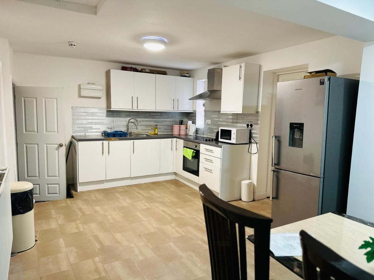 בולטון Unique Private Rooms מראה חיצוני תמונה