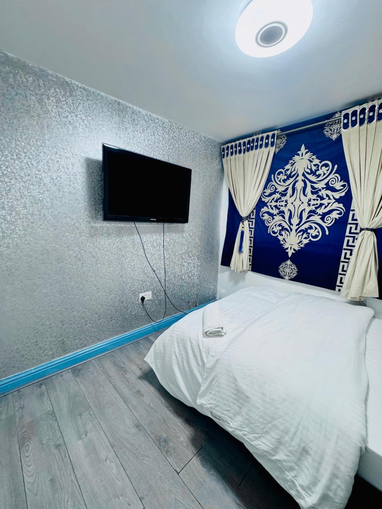 בולטון Unique Private Rooms מראה חיצוני תמונה