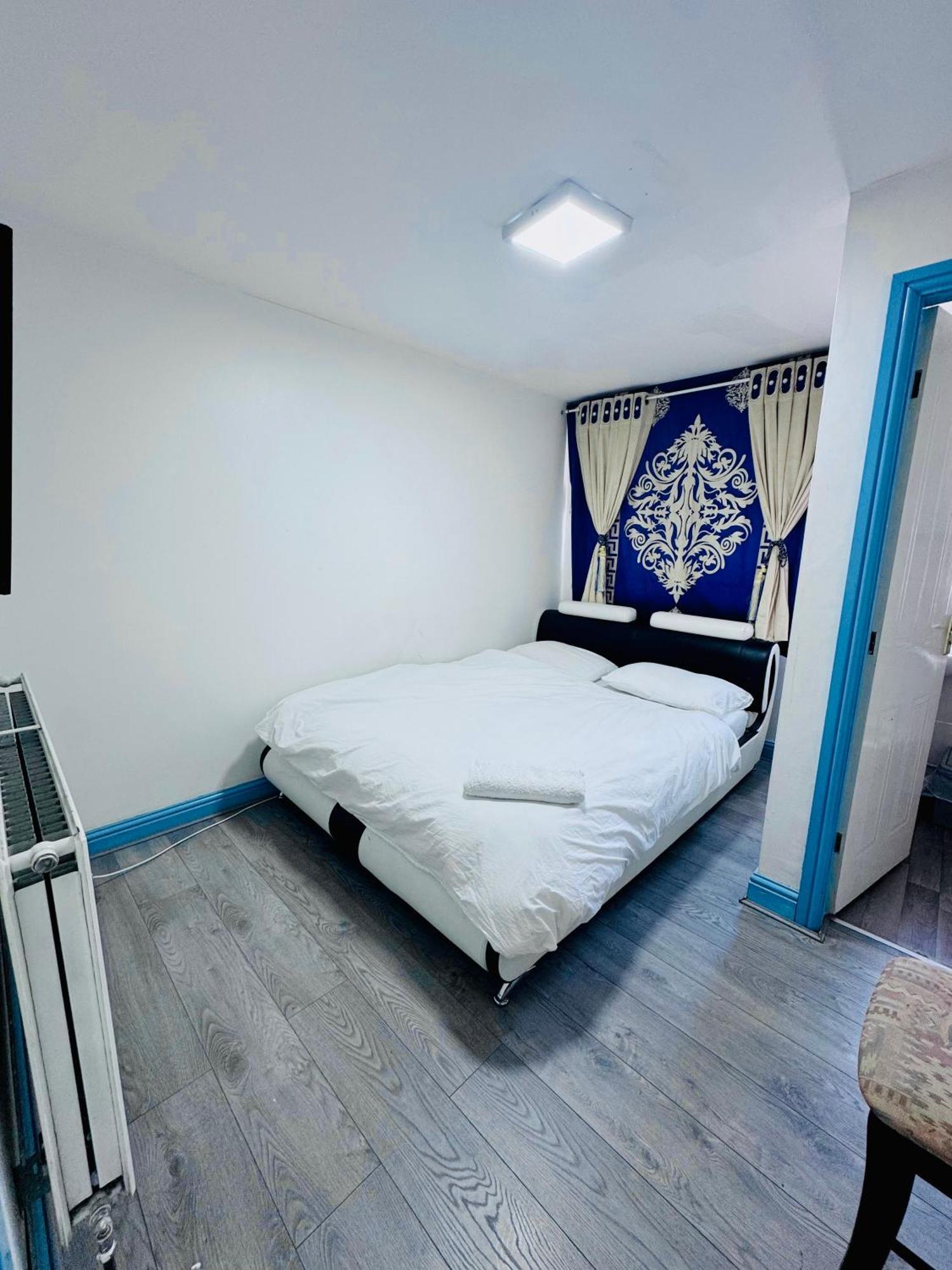 בולטון Unique Private Rooms מראה חיצוני תמונה