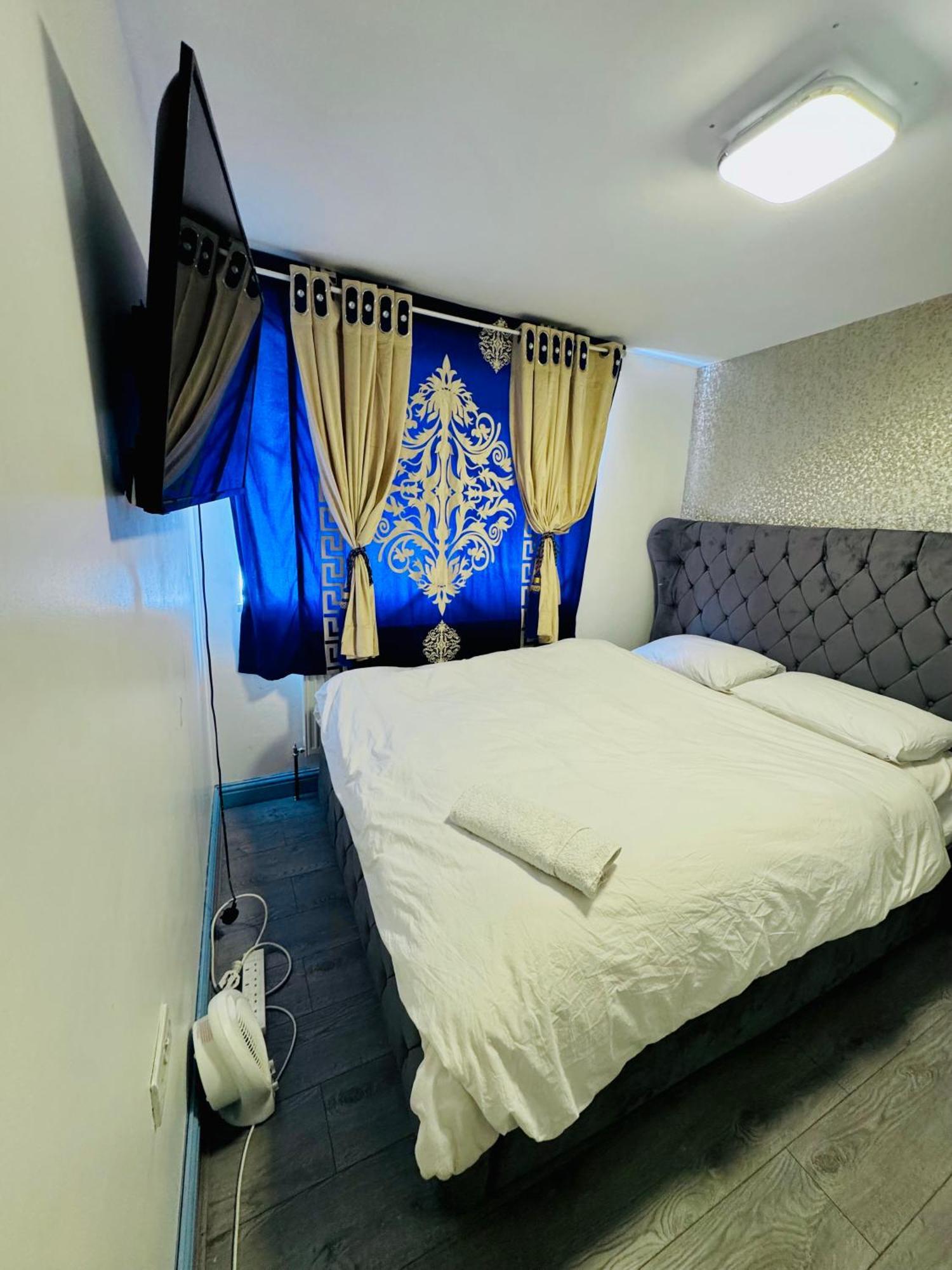 בולטון Unique Private Rooms מראה חיצוני תמונה