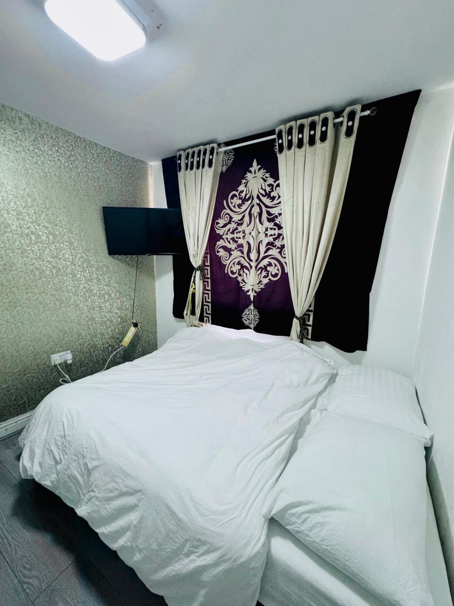 בולטון Unique Private Rooms מראה חיצוני תמונה