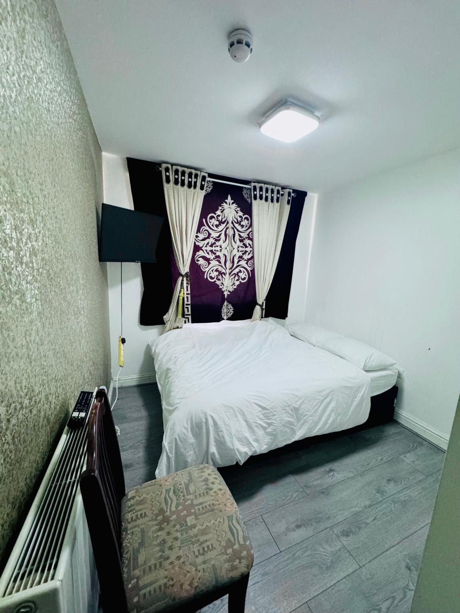בולטון Unique Private Rooms מראה חיצוני תמונה